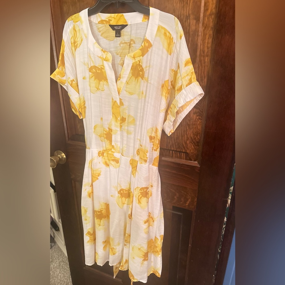 Simply Vera Vera Wang White and Yellow Floral Mini Dress